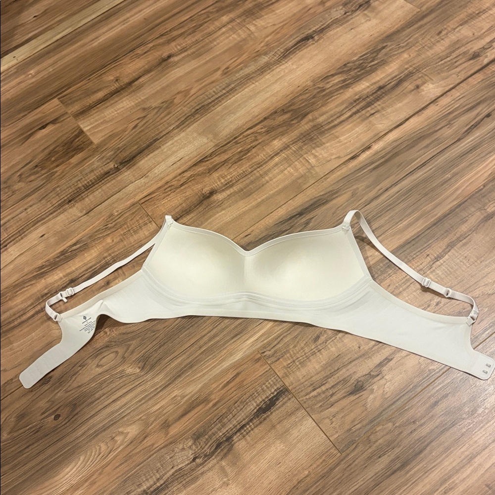 Pearl Seamless Wireless Bra – Smooth Support - Picture 4 of 5